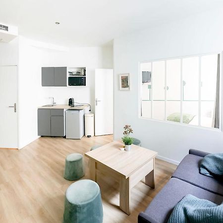 Green Apartment Near Montmartre And Opera Париж Екстериор снимка
