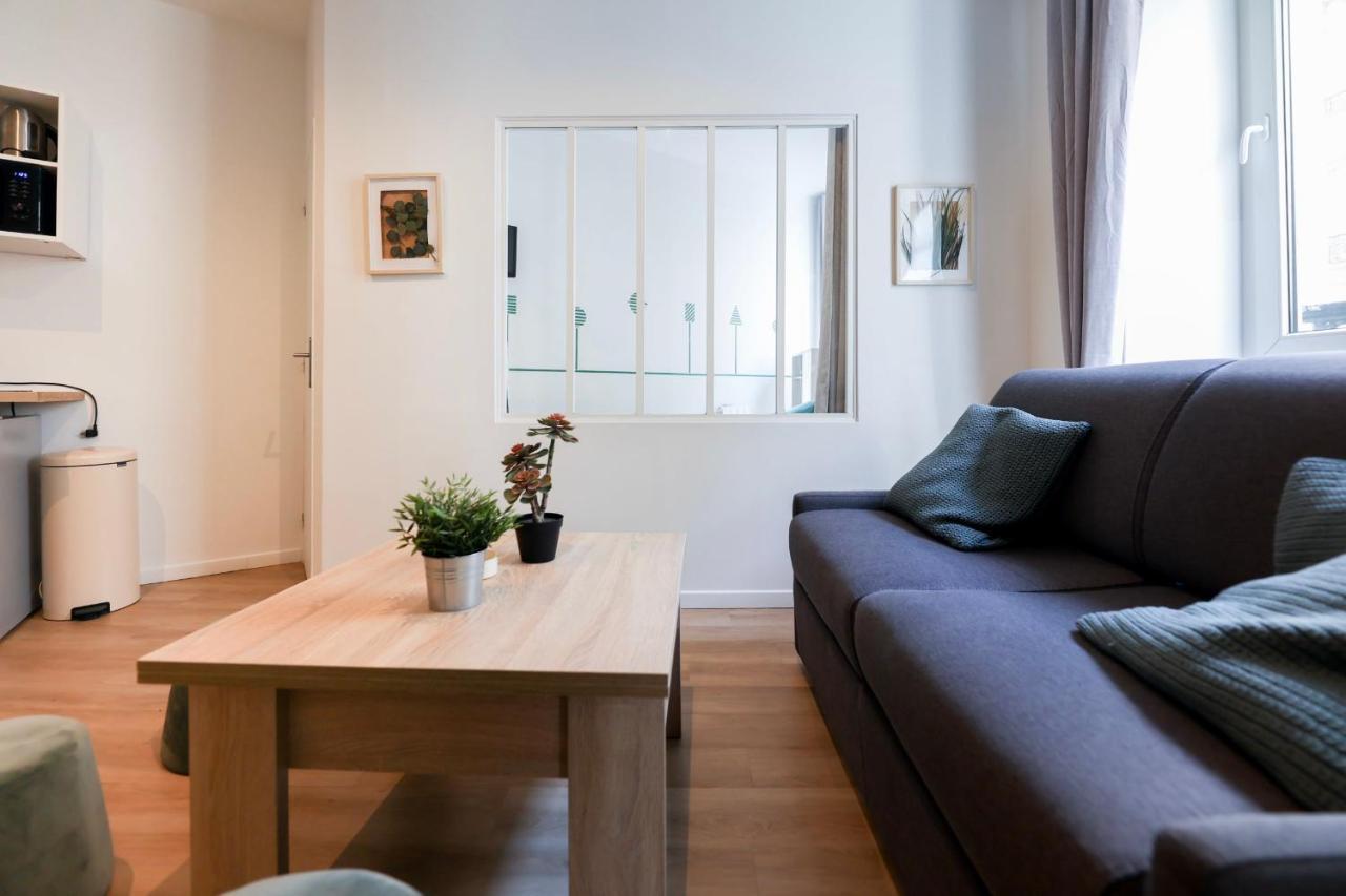 Green Apartment Near Montmartre And Opera Париж Екстериор снимка
