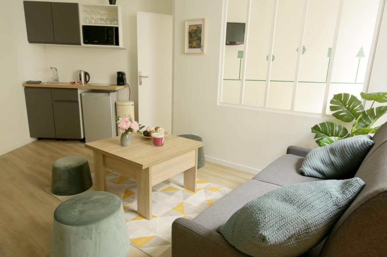 Green Apartment Near Montmartre And Opera Париж Екстериор снимка