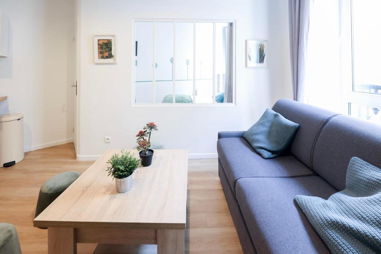 Green Apartment Near Montmartre And Opera Париж Екстериор снимка