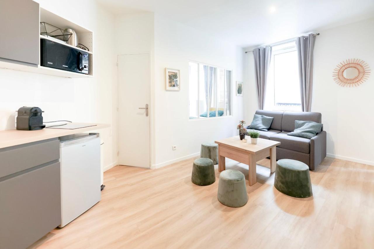 Green Apartment Near Montmartre And Opera Париж Екстериор снимка