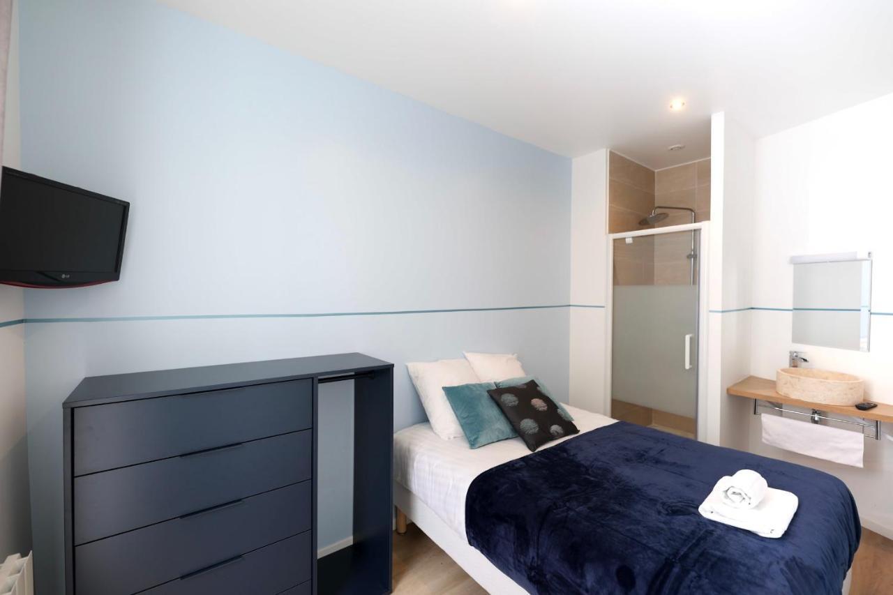 Green Apartment Near Montmartre And Opera Париж Екстериор снимка