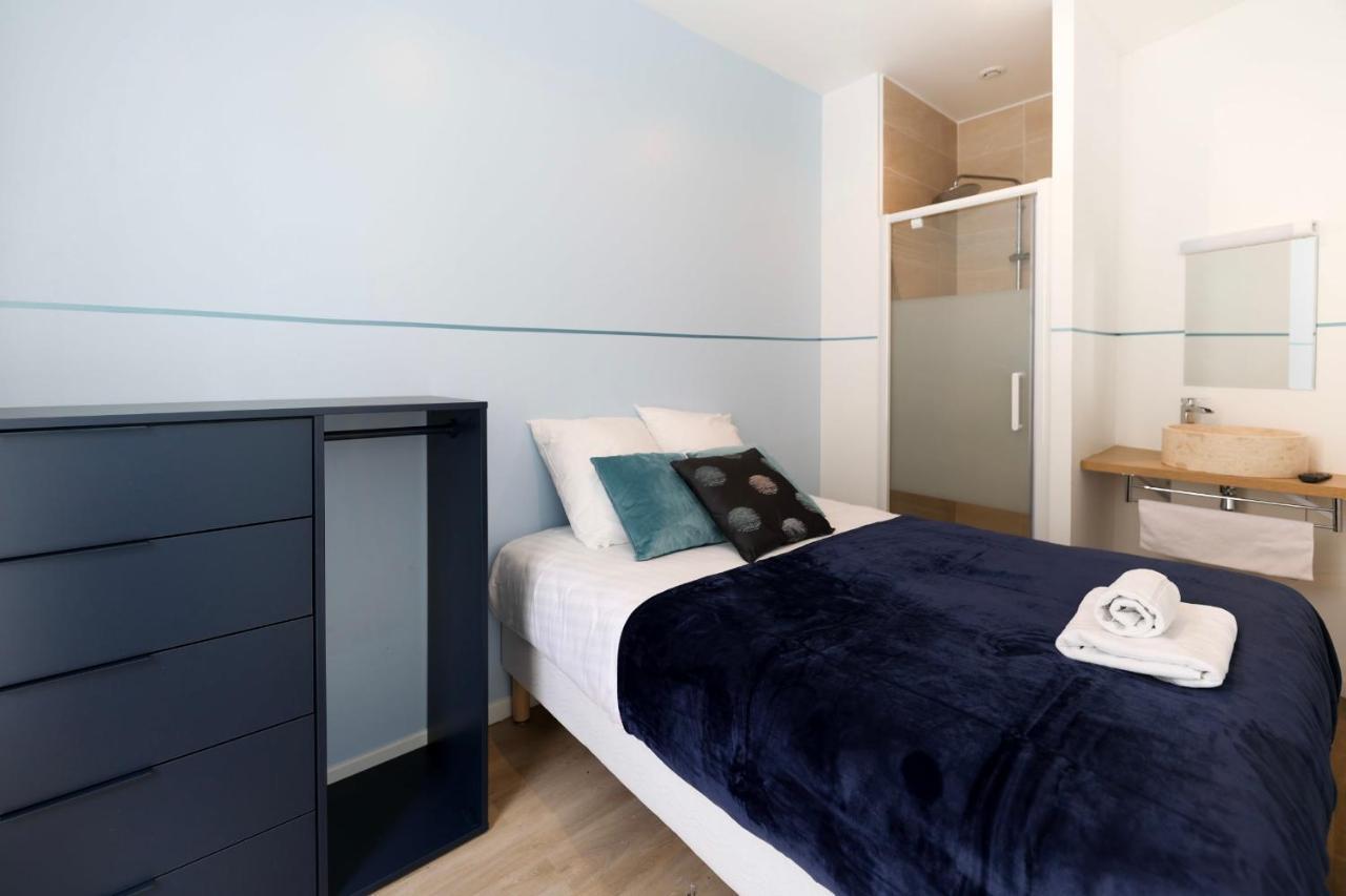 Green Apartment Near Montmartre And Opera Париж Екстериор снимка